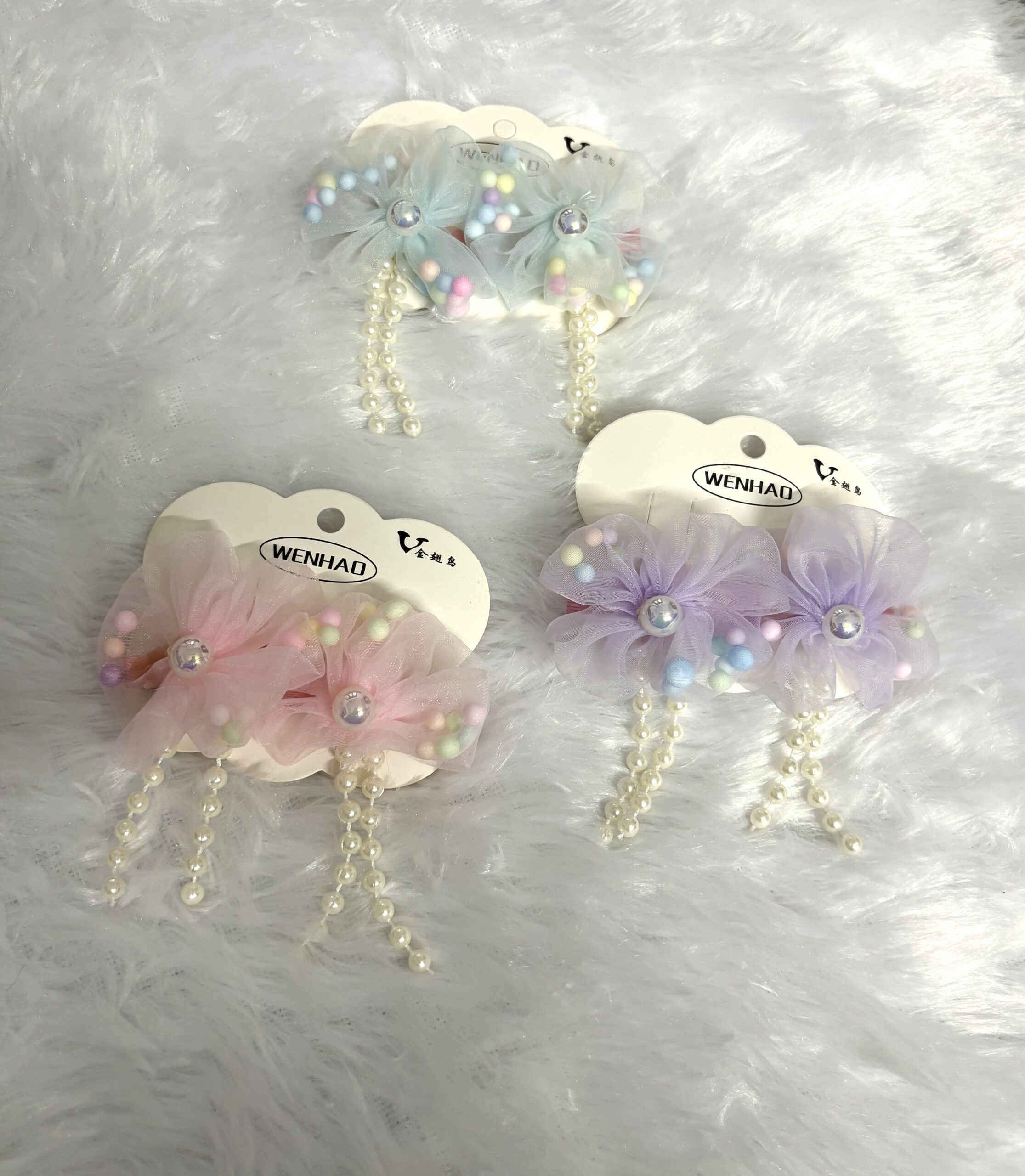 Pearl tail mini clip