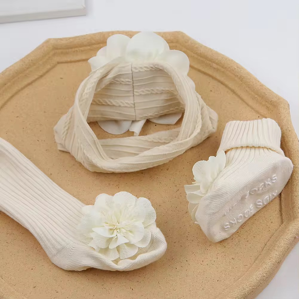 Faye Socks & Headband Set - Image 3