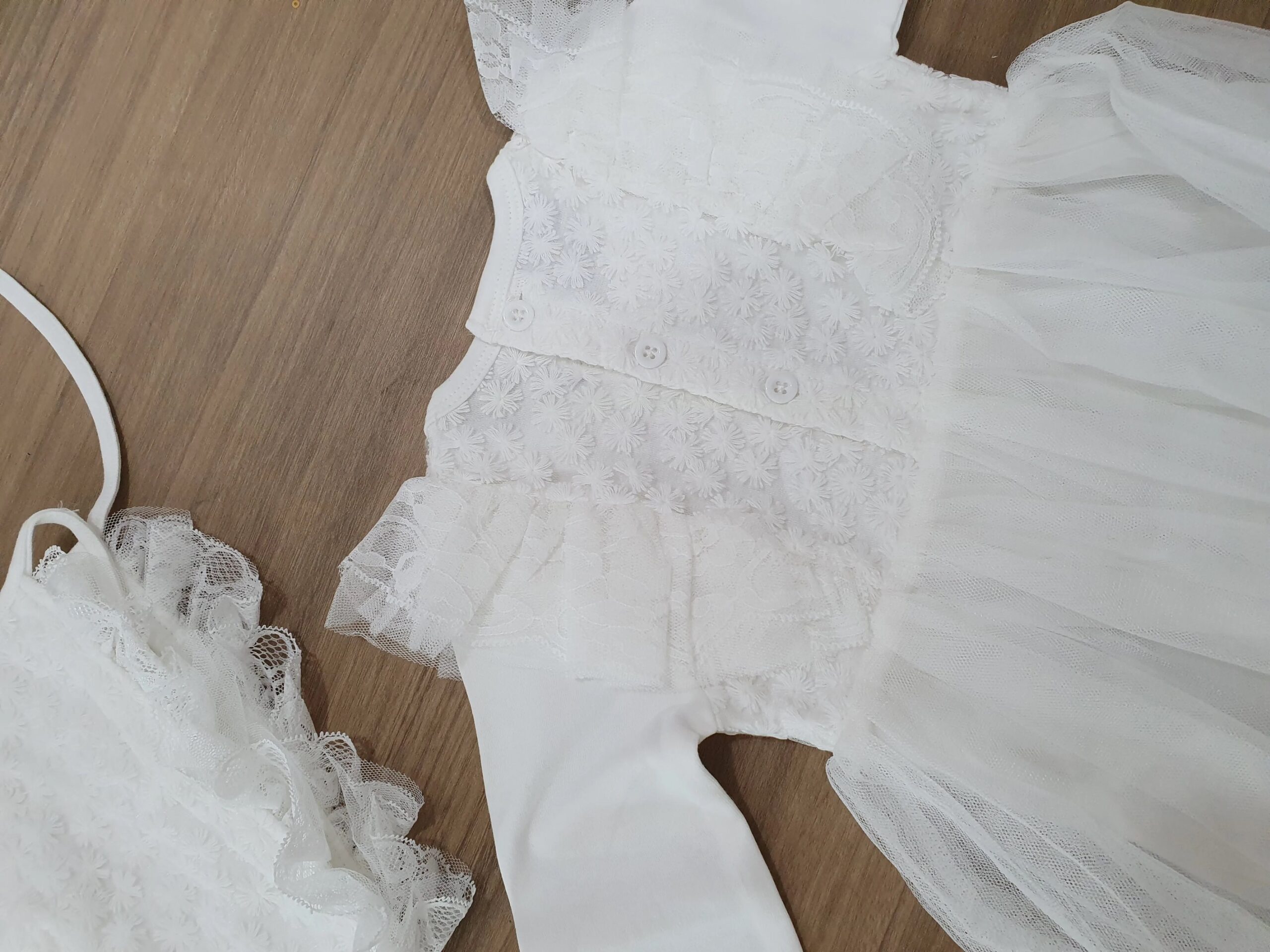 Halo dress with bonnet - Image 5